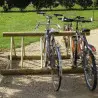 Râtelier vélo 6 places en bois dans un parc public