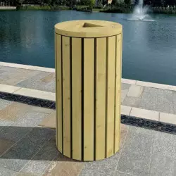 Corbeille urbaine en bois en zone périurbaine