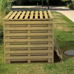 Bac en bois pour déchets verts dans un espace public