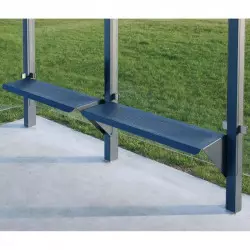 Bancs acier dans un abri bus