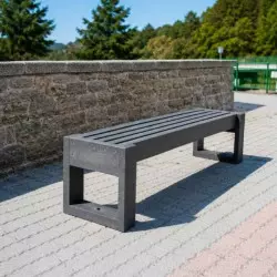Banquette publique en plastique recyclé