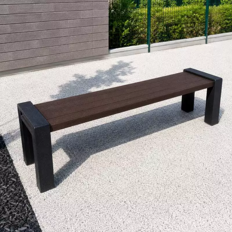 Banquette urbaine en plastique recyclé