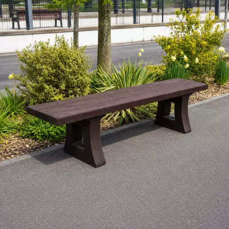 Banquette extérieure en plastique recyclé