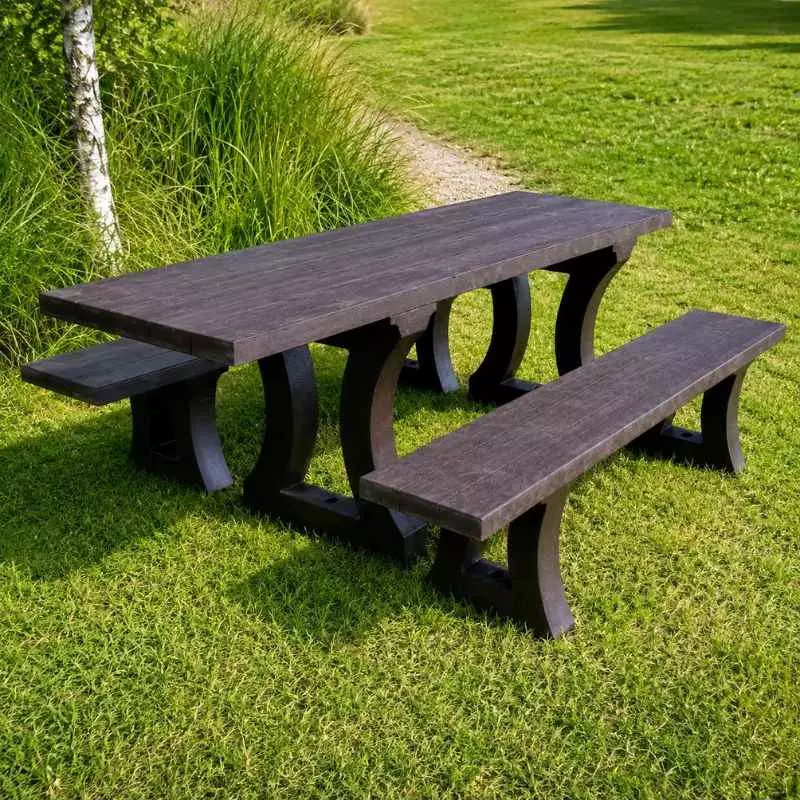 Table de picnic en plastique recyclé pour les PMR