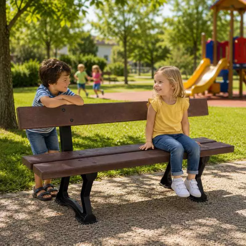 Banc public pour enfant en plastique recyclé