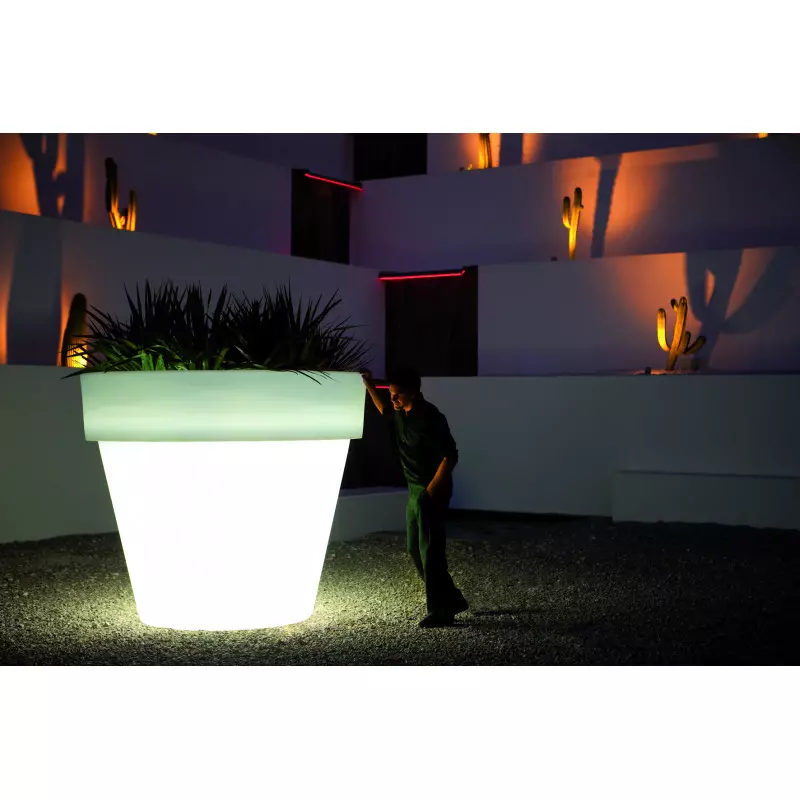 Jardinière Géante Lumineuse Blanche en Polyéthylène BLOW Pot 120