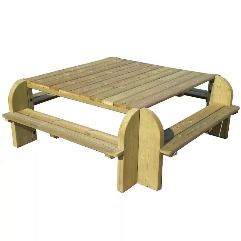 Table de repas extérieure en bois carrée