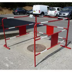Barrière de chantier avec plaque soudée