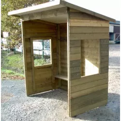 Abri bus en bois avec fenêtres