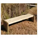 Banc public en bois