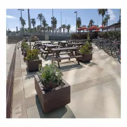 Bac à plantation - Jardinière urbaine Bac à plantation - Jardinière urbaine