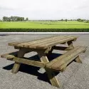 Table extérieure en bois