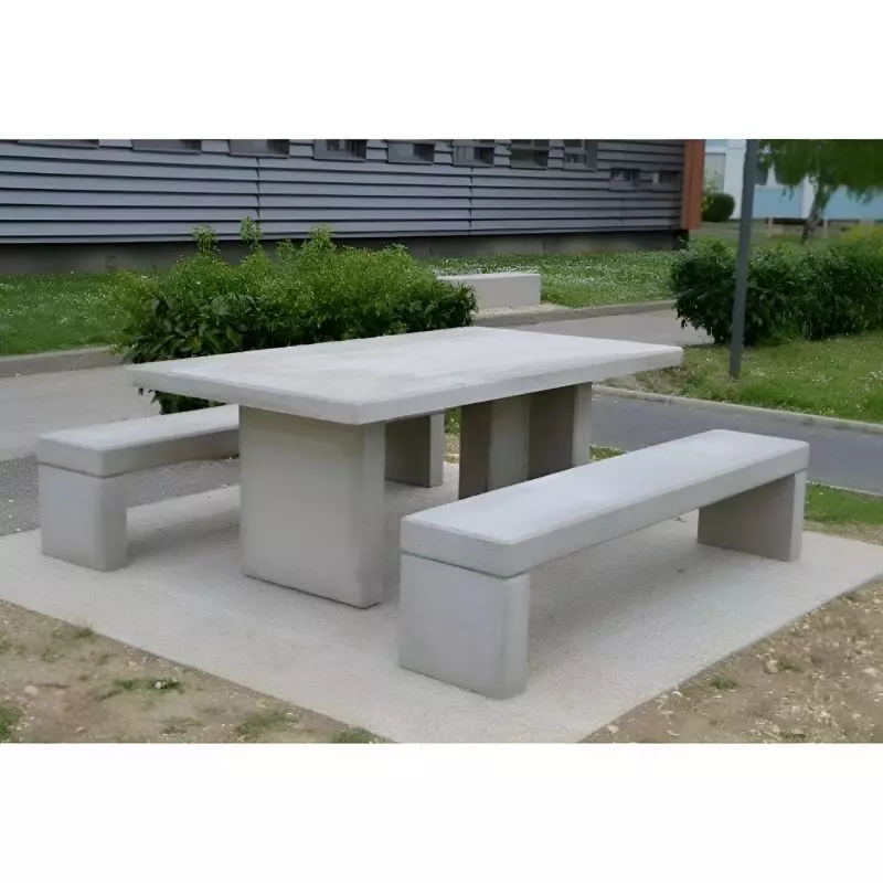 Table et bancs en béton gris