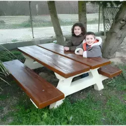 Table de pique-nique pour enfant, en béton