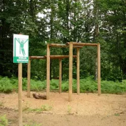 Atelier sportif en bois pour parcours de santé plein air