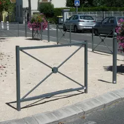 Barrière de ville en acier pour délimiter une place