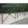 Barrière métallique pour délimiter espace urbain