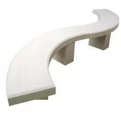Banquette courbe en béton blanc