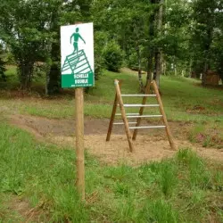 Module sportif en bois pour parcours sportif extérieur
