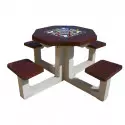 Table en béton avec plateau jeu de petits chevaux