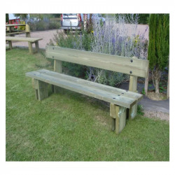 Banc public en bois