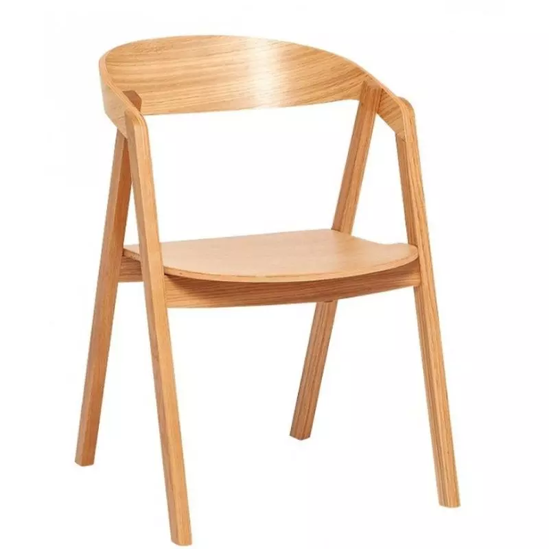 Chaise bois restaurant aspect naturel