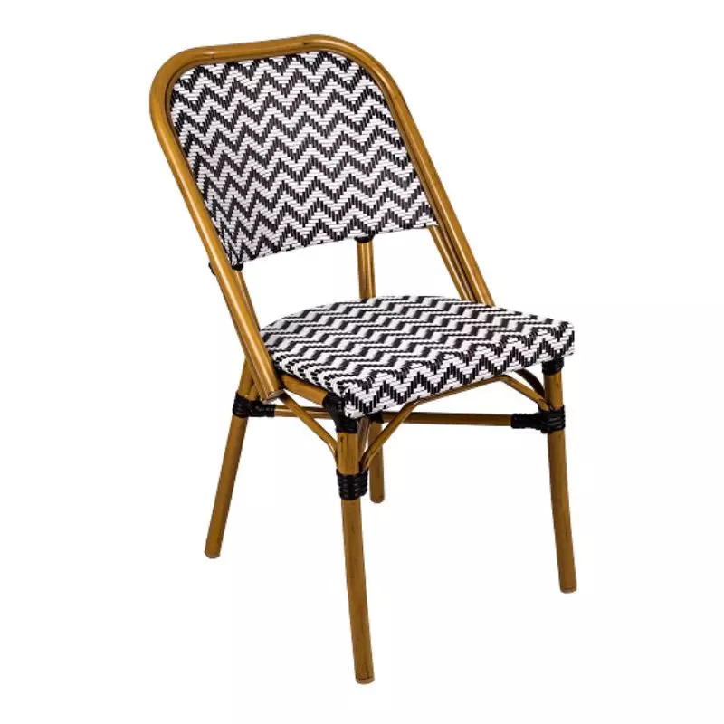 Chaise de terrasse motif chevrons blancs et noirs