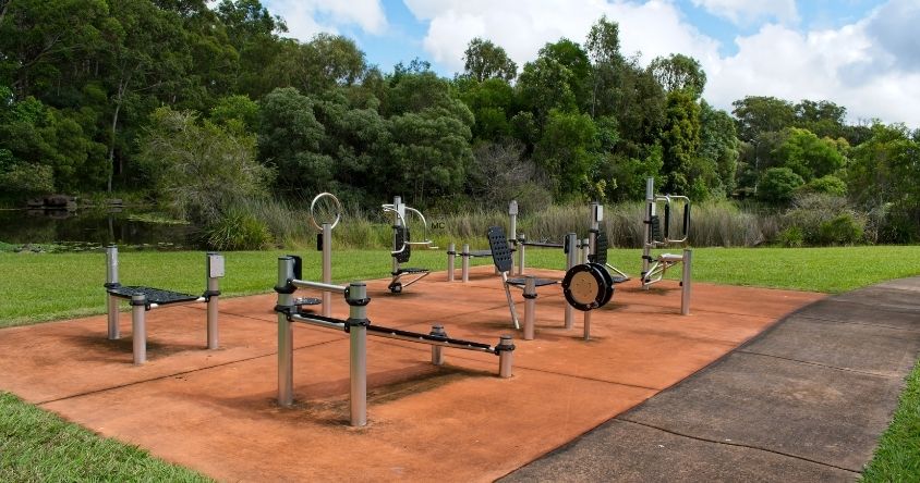 agrés sportifs en extérieur